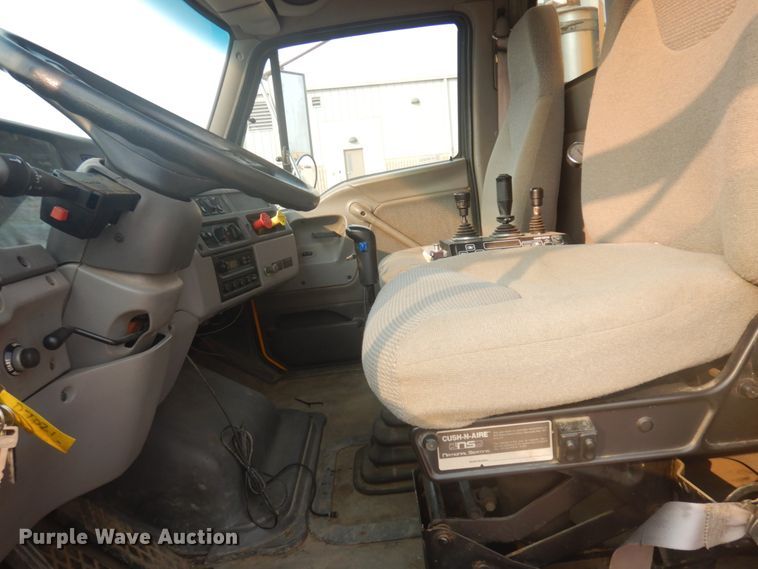 image for item JZ9855 2000 Sterling LT9500  dump truck