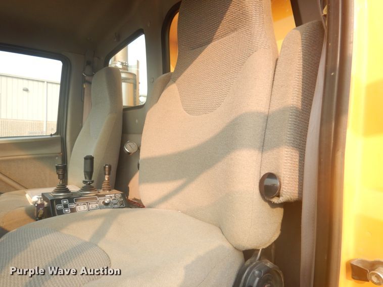 image for item JZ9855 2000 Sterling LT9500  dump truck