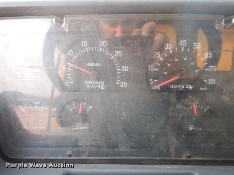 image for item JZ9855 2000 Sterling LT9500  dump truck