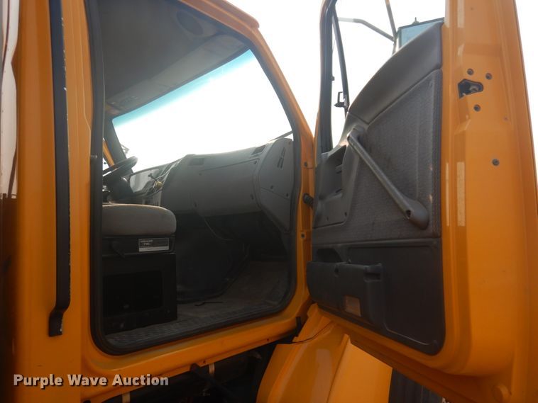 image for item JZ9855 2000 Sterling LT9500  dump truck