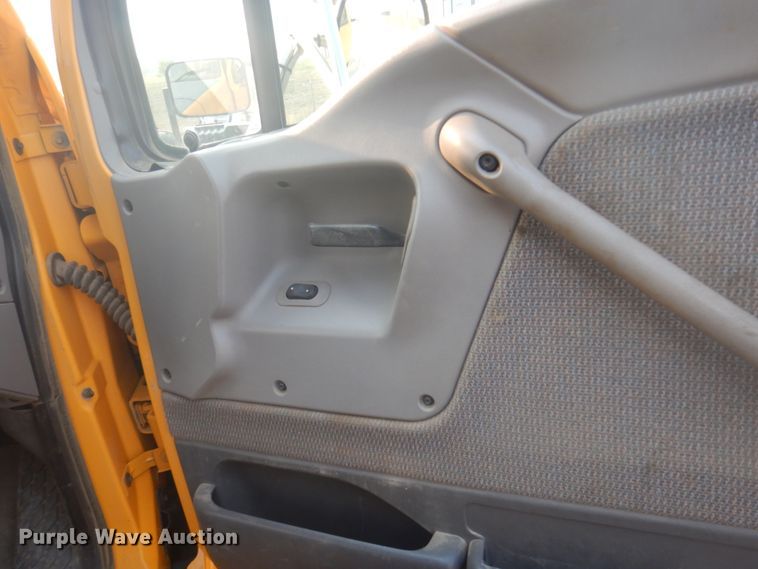 image for item JZ9855 2000 Sterling LT9500  dump truck