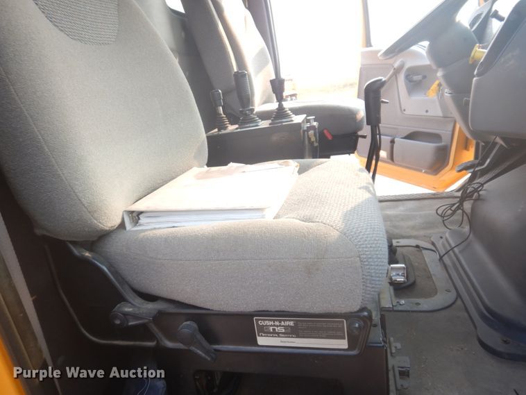 image for item JZ9855 2000 Sterling LT9500  dump truck