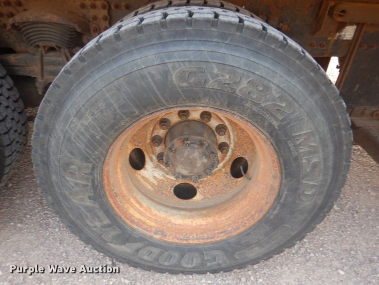 image for item JZ9855 2000 Sterling LT9500  dump truck