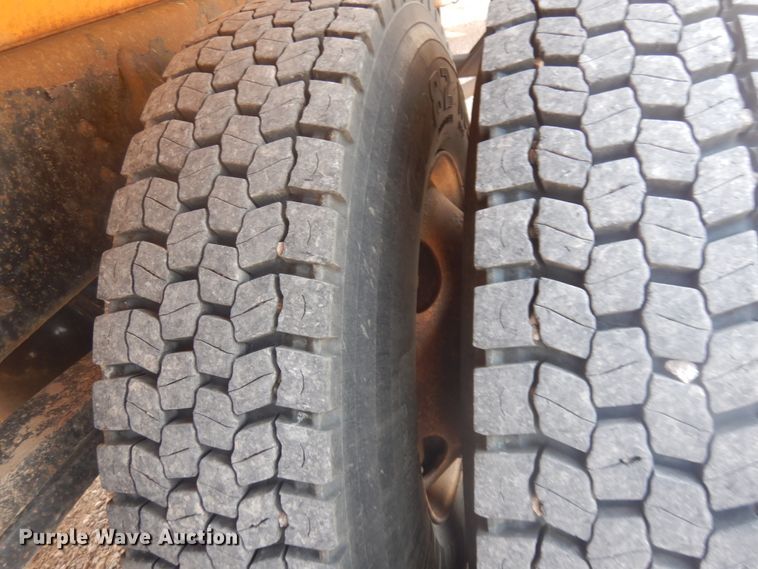 image for item JZ9855 2000 Sterling LT9500  dump truck