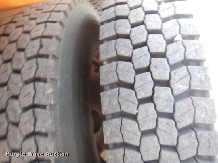 image for item JZ9855 2000 Sterling LT9500  dump truck