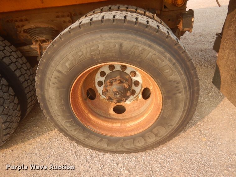 image for item JZ9855 2000 Sterling LT9500  dump truck