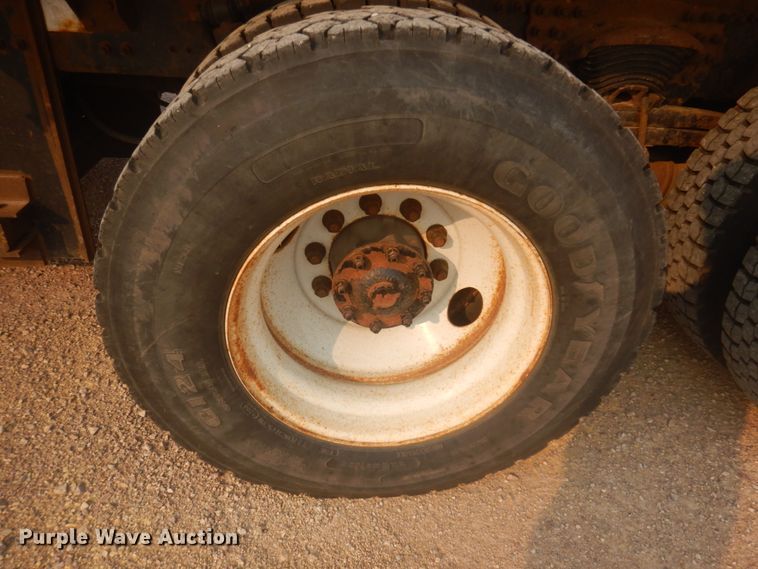 image for item JZ9855 2000 Sterling LT9500  dump truck