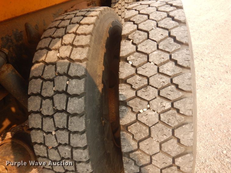 image for item JZ9855 2000 Sterling LT9500  dump truck