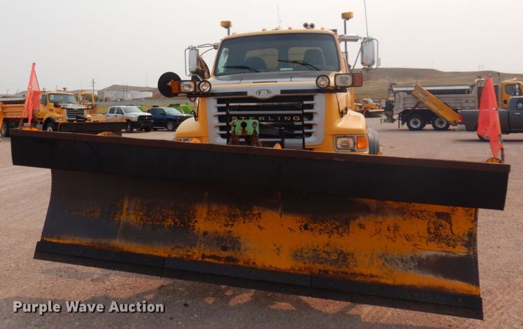 image for item JZ9856 2005 Sterling LT9500  dump truck