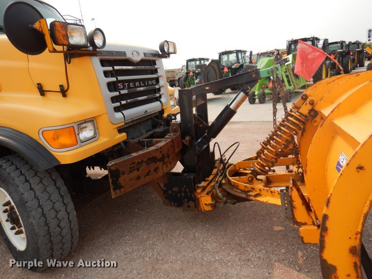 image for item JZ9856 2005 Sterling LT9500  dump truck