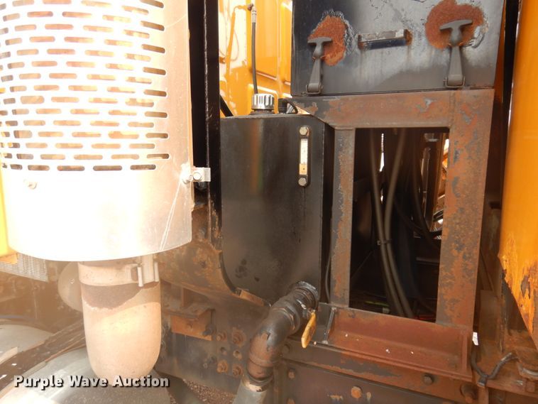 image for item JZ9856 2005 Sterling LT9500  dump truck