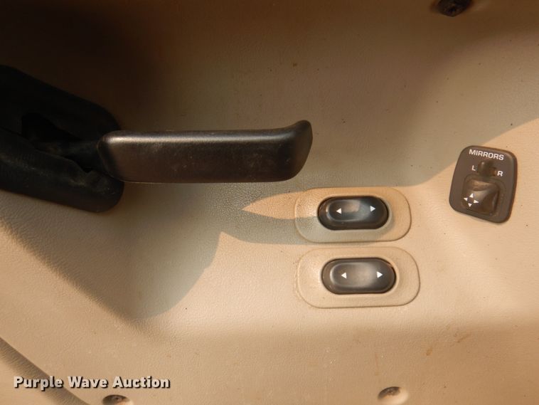 image for item JZ9856 2005 Sterling LT9500  dump truck