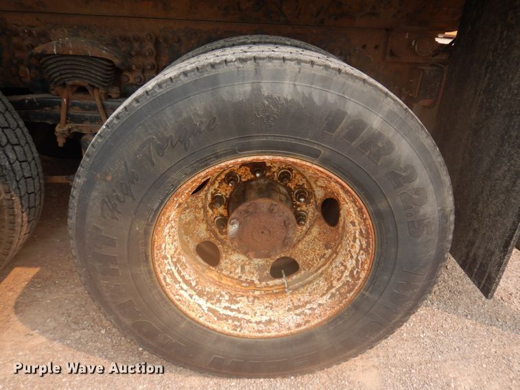 image for item JZ9856 2005 Sterling LT9500  dump truck