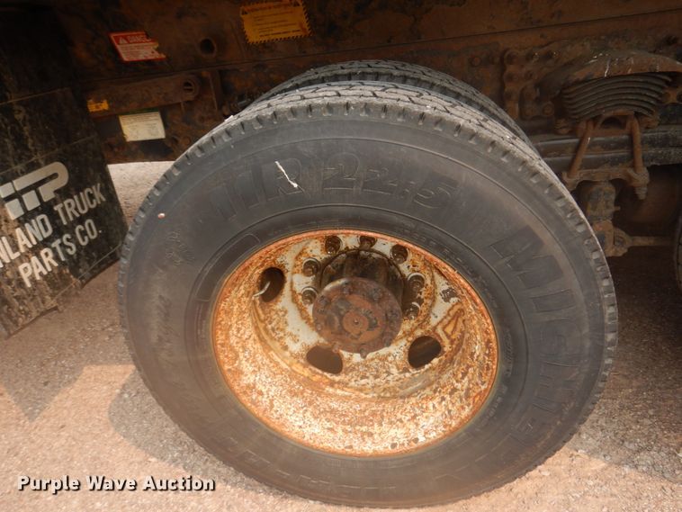 image for item JZ9856 2005 Sterling LT9500  dump truck