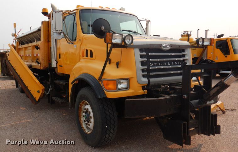 image for item JZ9857 2001 Sterling LT9500  dump truck