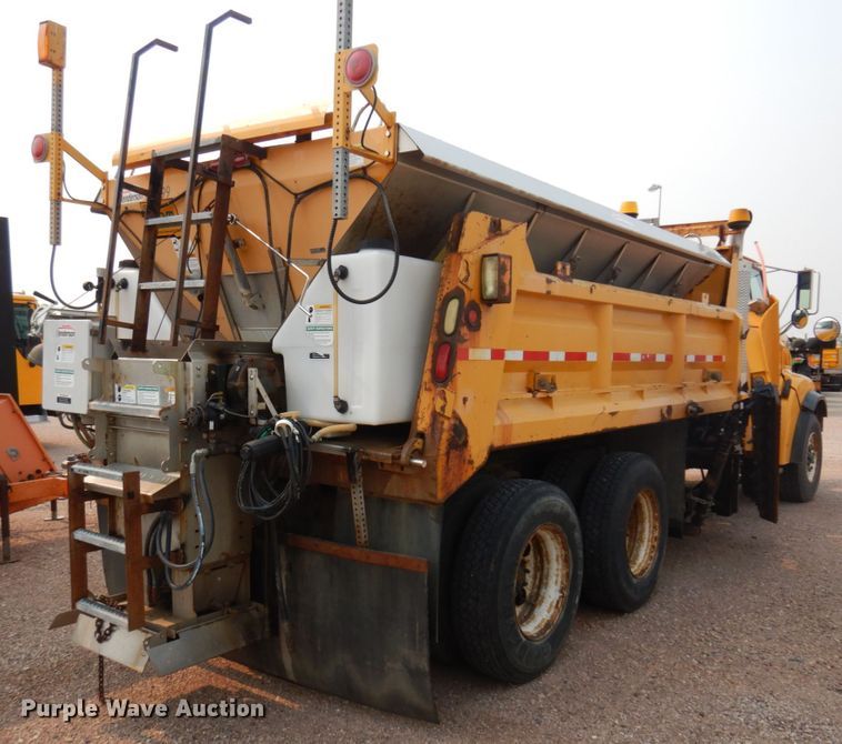 image for item JZ9857 2001 Sterling LT9500  dump truck