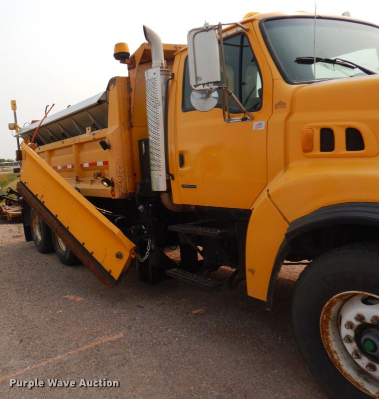 image for item JZ9857 2001 Sterling LT9500  dump truck