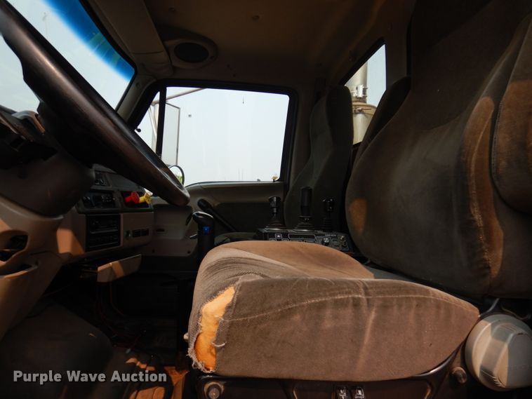 image for item JZ9857 2001 Sterling LT9500  dump truck