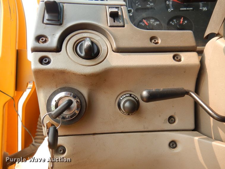 image for item JZ9857 2001 Sterling LT9500  dump truck