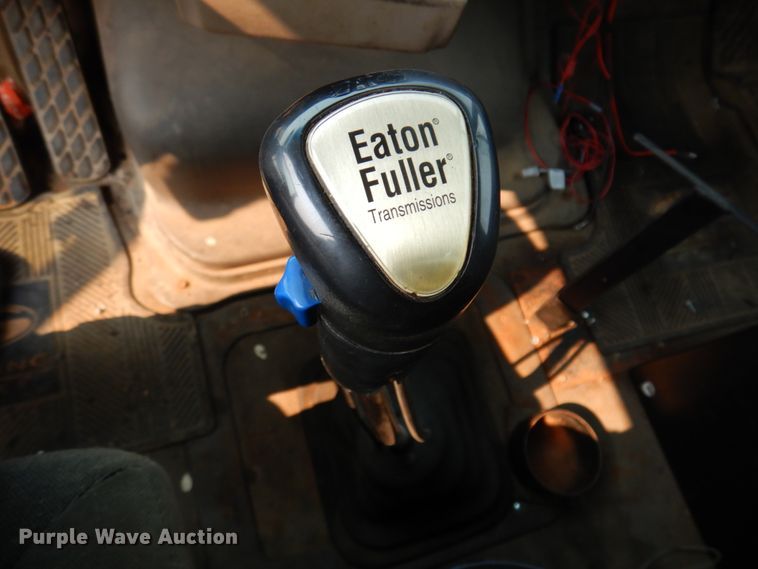 image for item JZ9857 2001 Sterling LT9500  dump truck