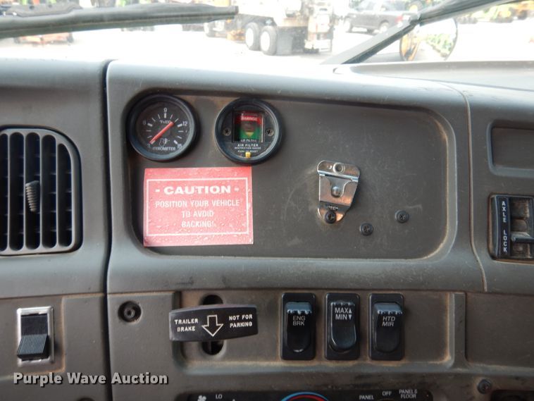 image for item JZ9857 2001 Sterling LT9500  dump truck