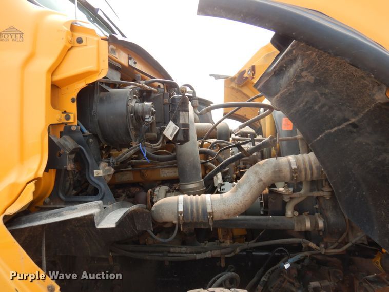 image for item JZ9857 2001 Sterling LT9500  dump truck