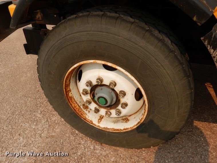 image for item JZ9857 2001 Sterling LT9500  dump truck