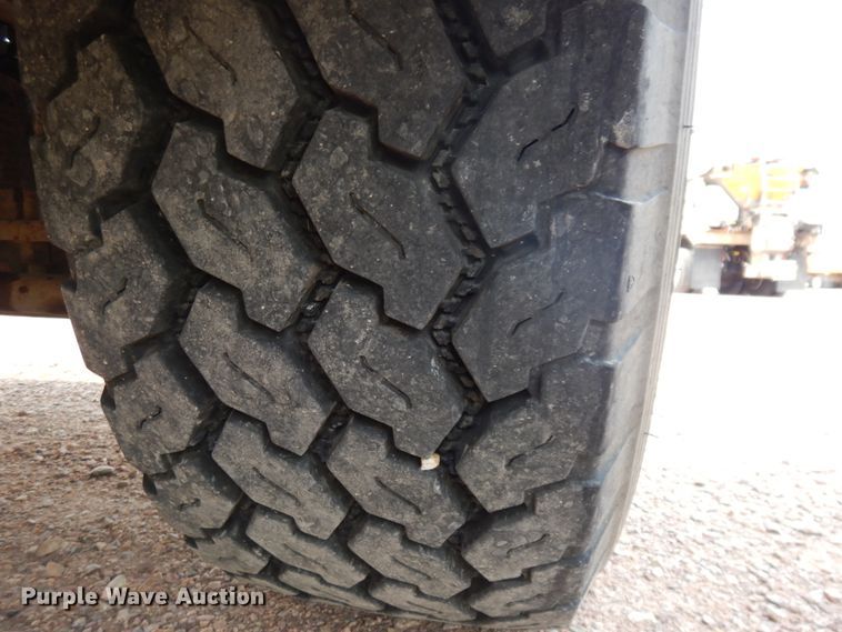 image for item JZ9857 2001 Sterling LT9500  dump truck