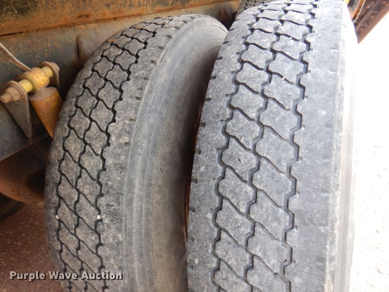 image for item JZ9857 2001 Sterling LT9500  dump truck