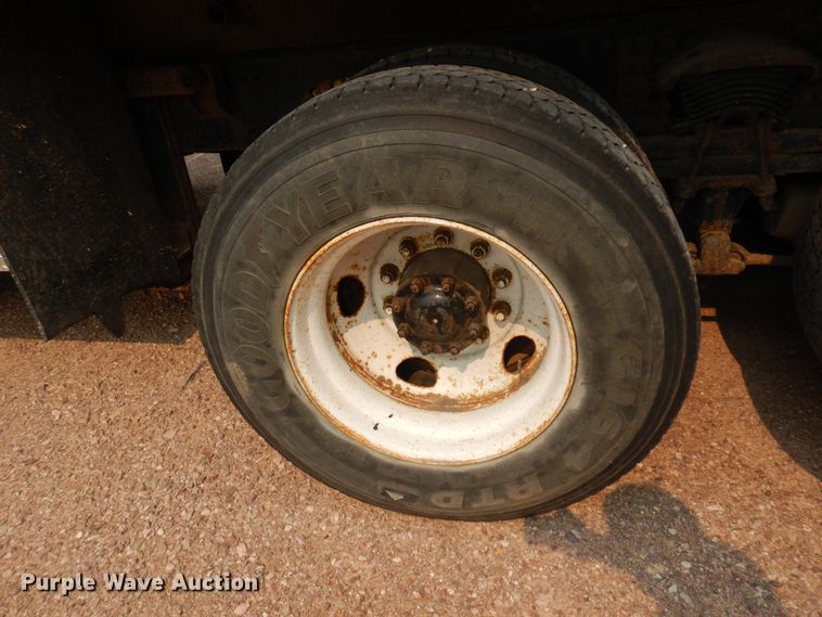 image for item JZ9857 2001 Sterling LT9500  dump truck