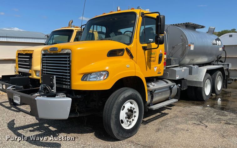 image for item KU9257 2011 Freightliner Business Class M2  oil distributor truck