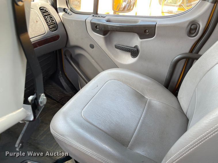 image for item KU9257 2011 Freightliner Business Class M2  oil distributor truck