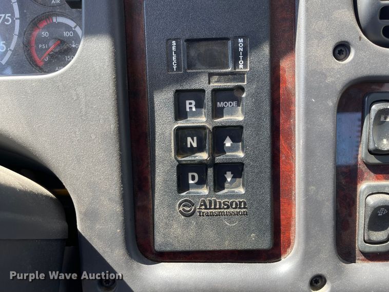 image for item KU9257 2011 Freightliner Business Class M2  oil distributor truck