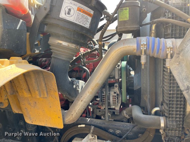 image for item KU9257 2011 Freightliner Business Class M2  oil distributor truck