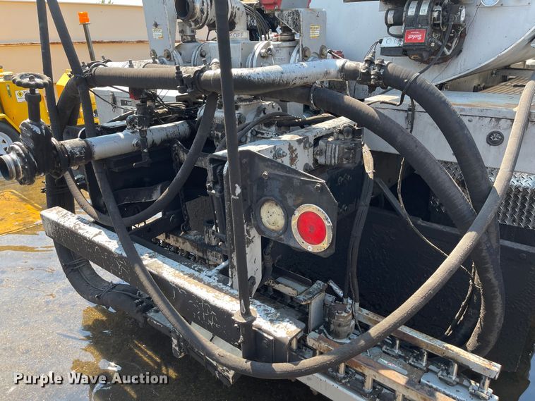 image for item KU9257 2011 Freightliner Business Class M2  oil distributor truck