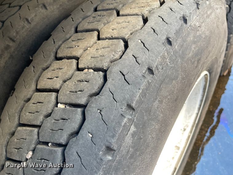 image for item KU9257 2011 Freightliner Business Class M2  oil distributor truck