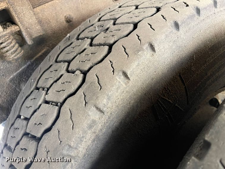 image for item KU9257 2011 Freightliner Business Class M2  oil distributor truck