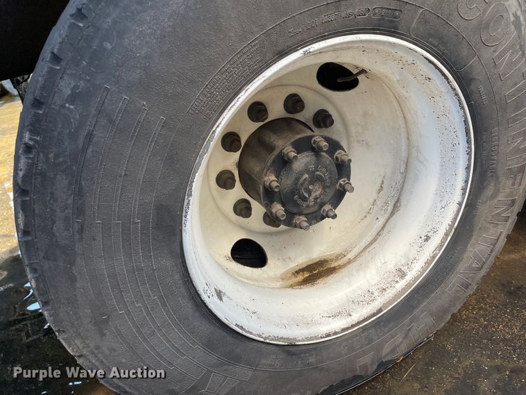 image for item KU9257 2011 Freightliner Business Class M2  oil distributor truck