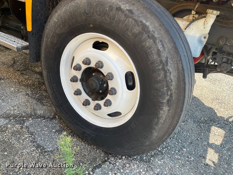 image for item KU9257 2011 Freightliner Business Class M2  oil distributor truck