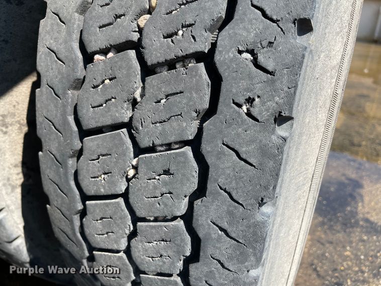 image for item KU9257 2011 Freightliner Business Class M2  oil distributor truck