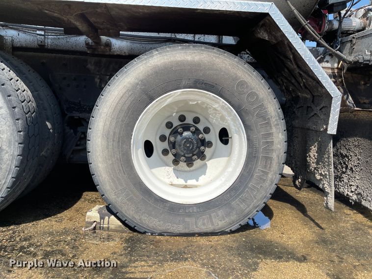 image for item KU9257 2011 Freightliner Business Class M2  oil distributor truck