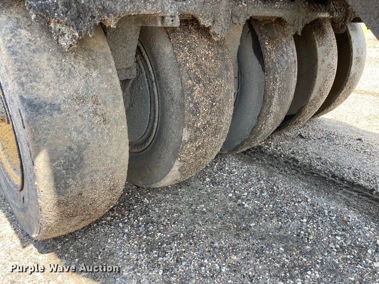 image for item KU9260 2000 Hypac C530AH  pneumatic roller