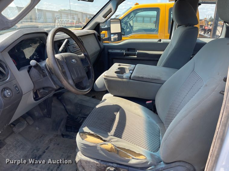 image for item KU9264 2012 Ford F550 XL  truck cab and chassis