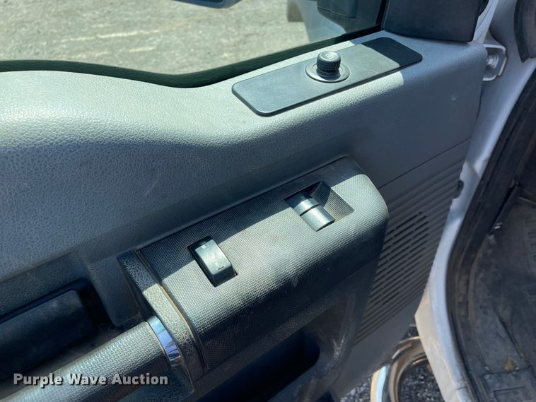 image for item KU9264 2012 Ford F550 XL  truck cab and chassis