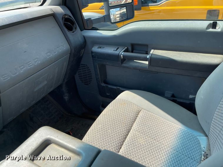 image for item KU9264 2012 Ford F550 XL  truck cab and chassis