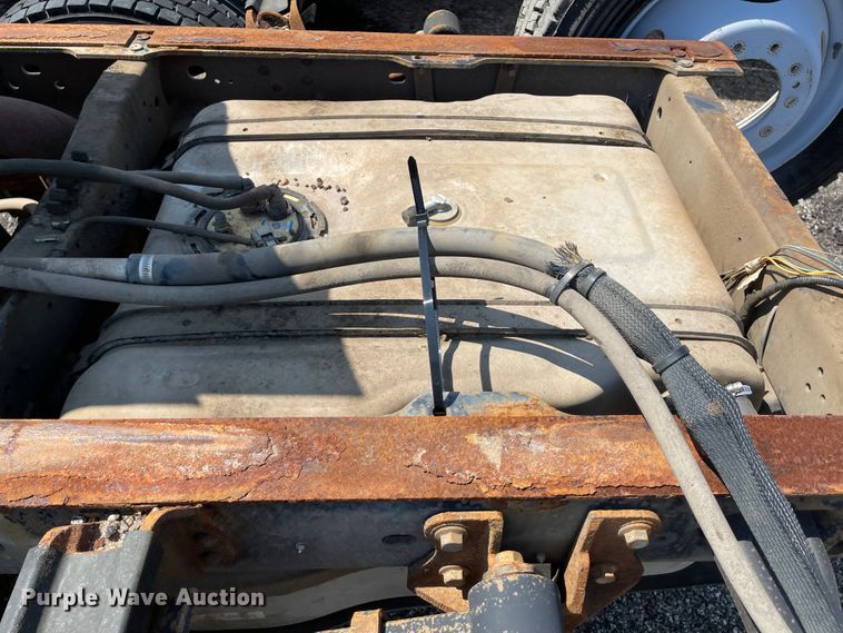 image for item KU9264 2012 Ford F550 XL  truck cab and chassis