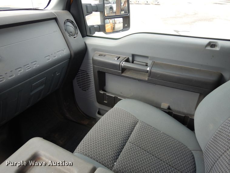 image for item KU9265 2013 Ford F550  flatbed truck