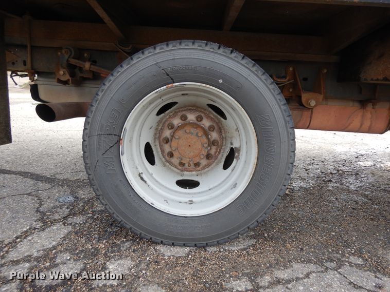 image for item KU9265 2013 Ford F550  flatbed truck