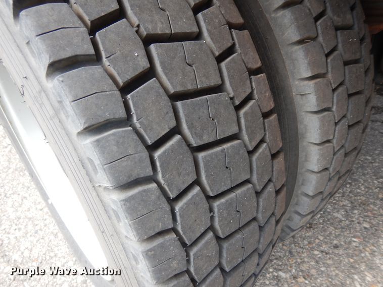 image for item KU9265 2013 Ford F550  flatbed truck