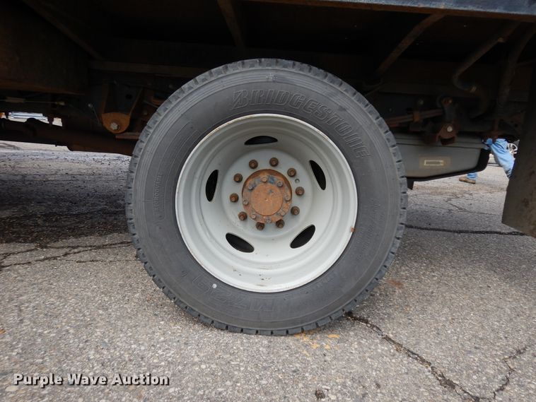 image for item KU9265 2013 Ford F550  flatbed truck